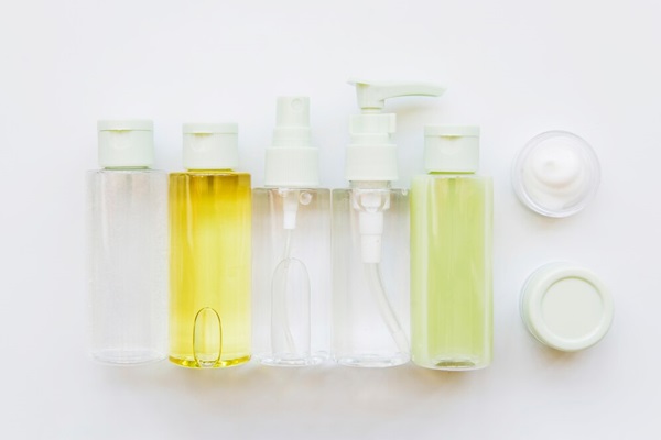 Recipiente din plastic